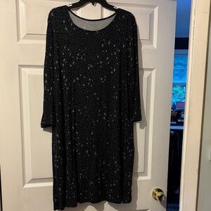 Time and Tru Black Patterned Long Sleeve Dress